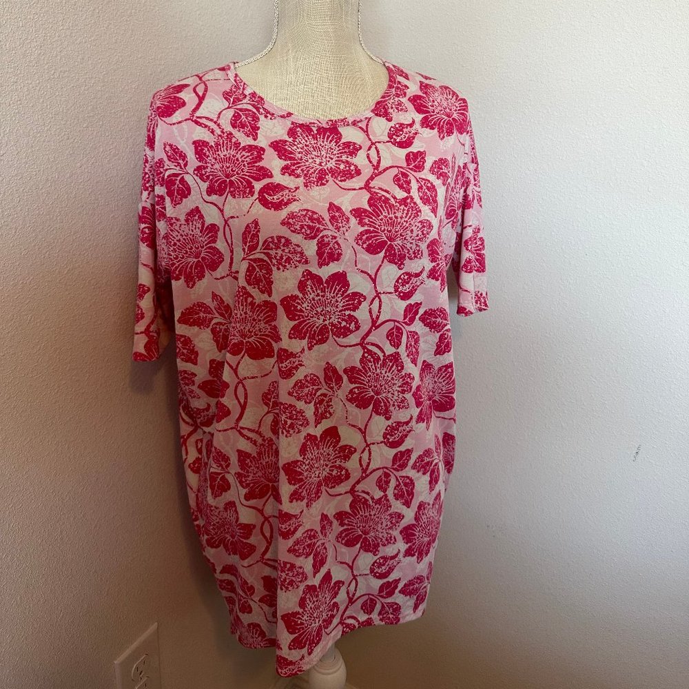 LuLaRoe Short Sleeve Flowery High Low Tee